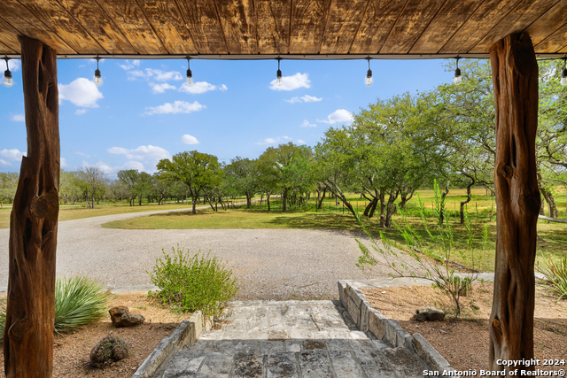2631 Us Highway 281 Property Photo 7