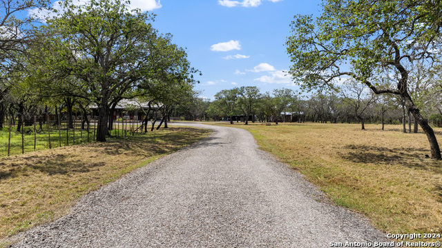2631 Us Highway 281 Property Photo 20