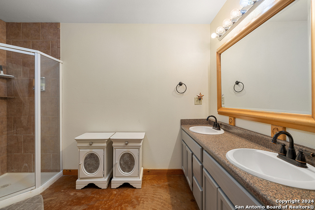 2631 Us Highway 281 Property Photo 23
