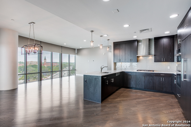 4242 Broadway St. Property Photo 6