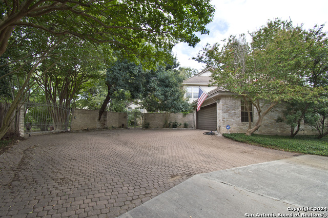9 Scarborough Sq Property Photo 3