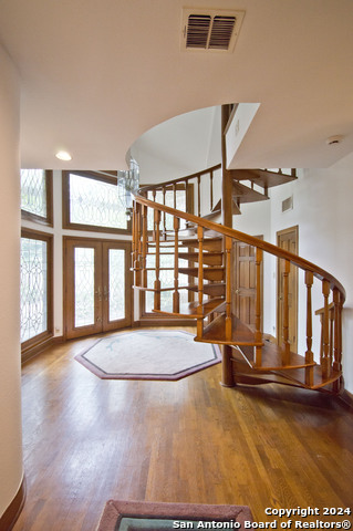 9 Scarborough Sq Property Photo 6