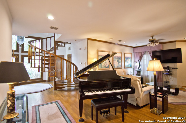 9 Scarborough Sq Property Photo 7