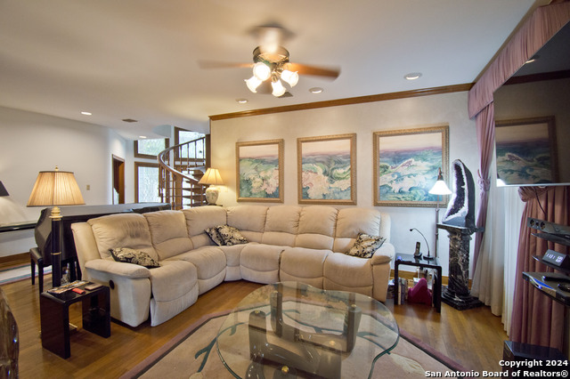 9 Scarborough Sq Property Photo 8