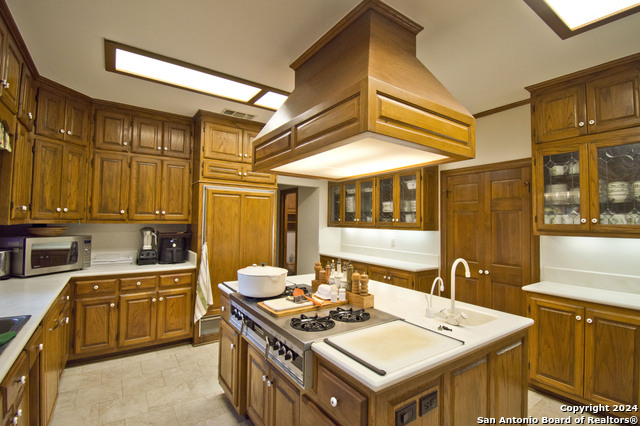 9 Scarborough Sq Property Photo 12