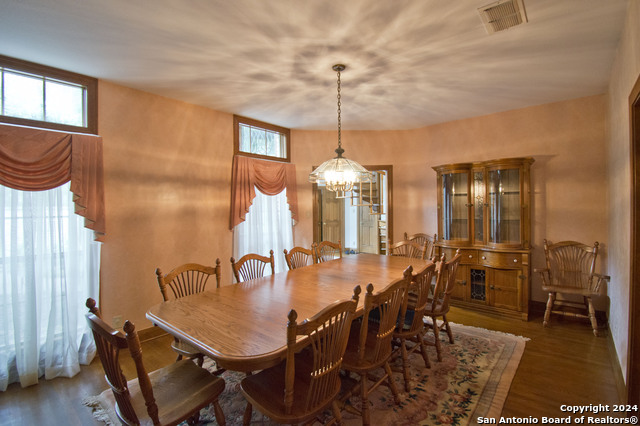 9 Scarborough Sq Property Photo 17