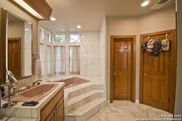 9 Scarborough Sq Property Photo 24