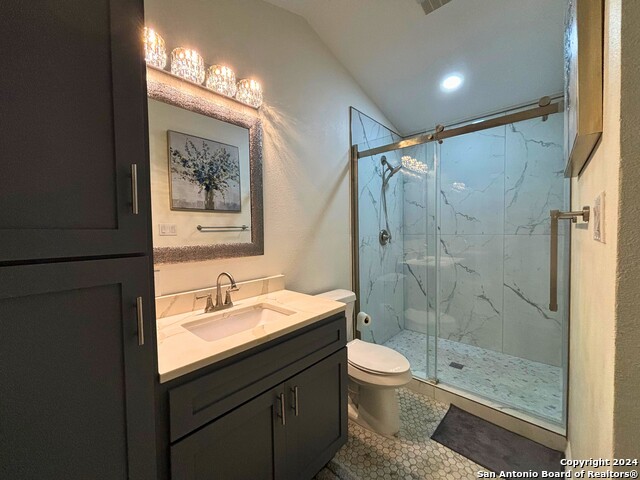453 Westminster Ave Property Photo 9