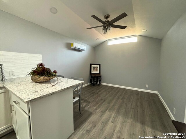 453 Westminster Ave Property Photo 21
