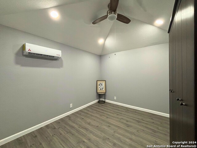 453 Westminster Ave Property Photo 24