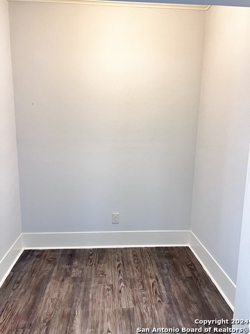 420 Willow Ave Property Photo 8