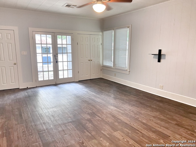 420 Willow Ave Property Photo 16