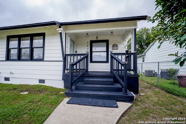 1620 Kampmann Blvd Property Photo 3