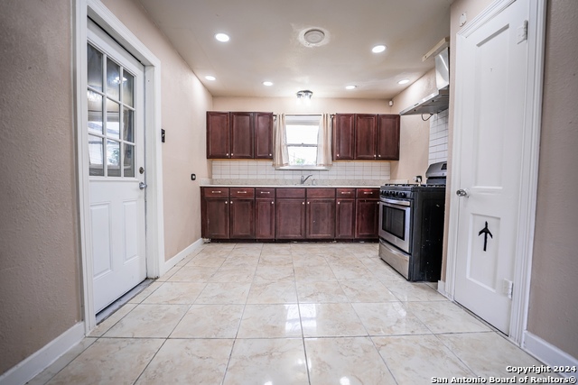 1620 Kampmann Blvd Property Photo 4