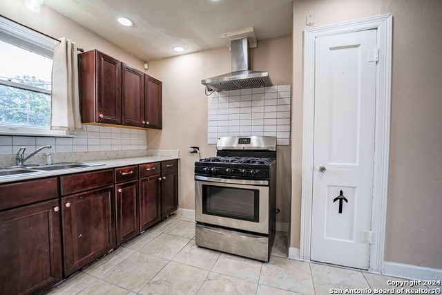 1620 Kampmann Blvd Property Photo 6