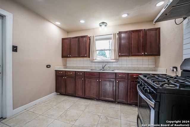 1620 Kampmann Blvd Property Photo 8