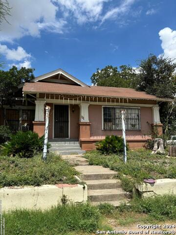 111 Harding Pl Property Photo 1