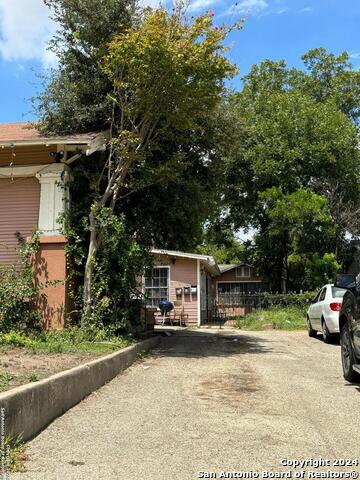 111 Harding Pl Property Photo 4