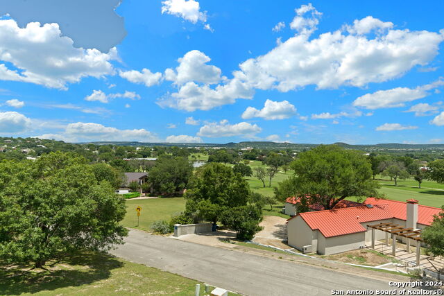 305 Lakewood Dr Property Photo 7