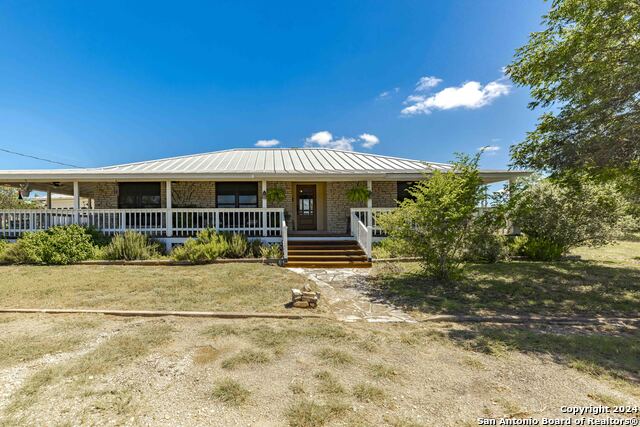 103 W Looker Dr Property Photo 5