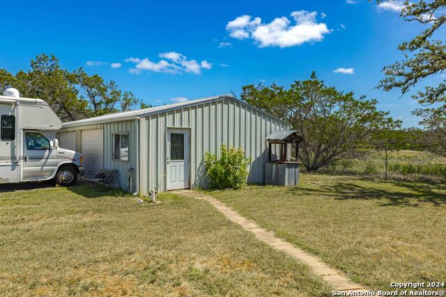 103 W Looker Dr Property Photo 11