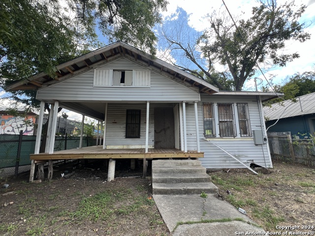 1322 Hays St Property Photo 4
