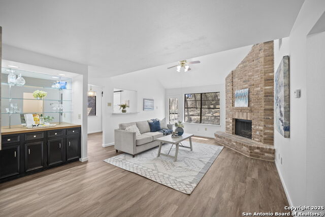 9306 Thornbury St Property Photo 2