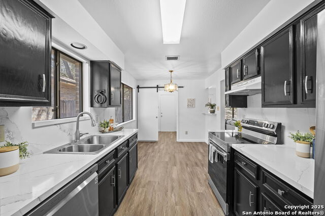 9306 Thornbury St Property Photo 11