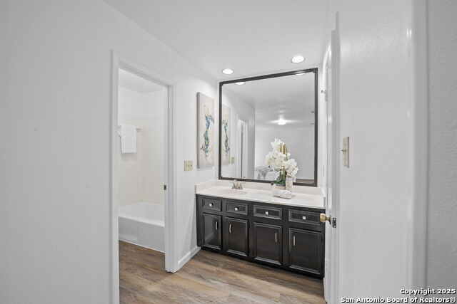 9306 Thornbury St Property Photo 16