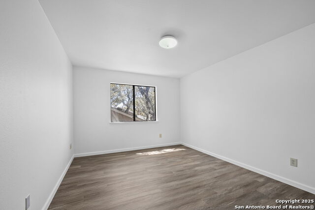 9306 Thornbury St Property Photo 17