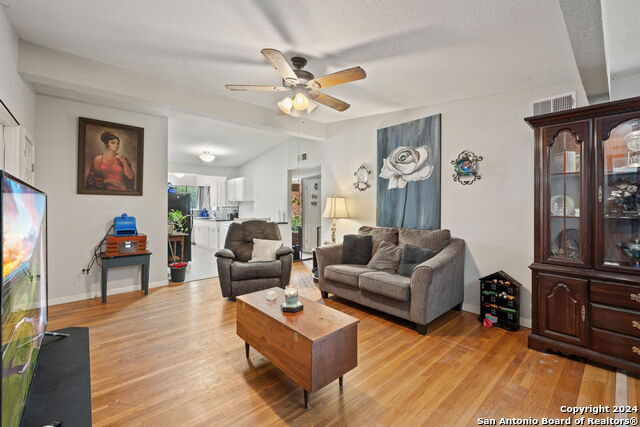 310 Radiance Dr Property Photo 8