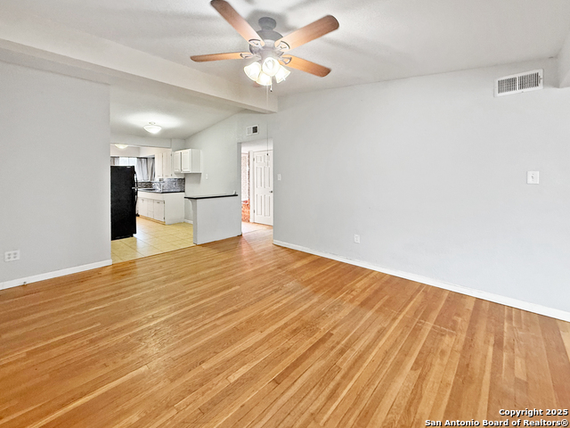 310 Radiance Dr Property Photo 9