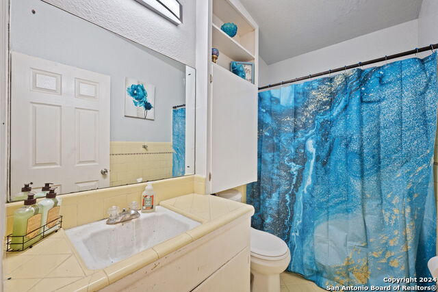 310 Radiance Dr Property Photo 23