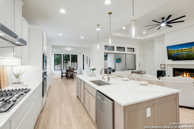 28415 Seppenfield Property Photo 5
