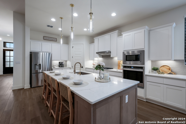 28415 Seppenfield Property Photo 9