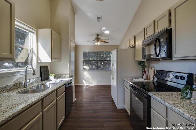 8070 Misty Cyn Property Photo 10