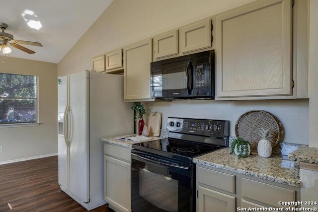 8070 Misty Cyn Property Photo 12