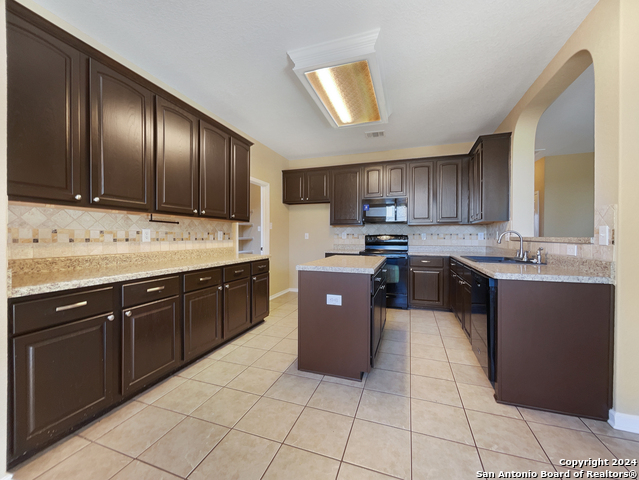761 Tomah Dr Property Photo 2