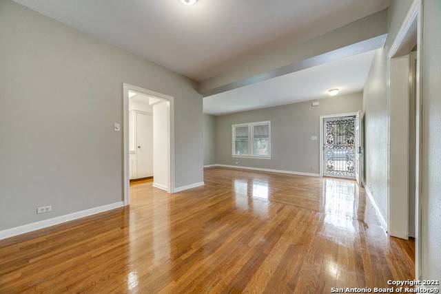 606 W Huisache Ave Property Photo 3