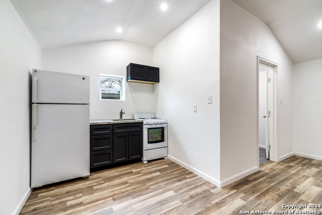 606 W Huisache Ave Property Photo 18