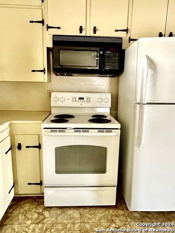 306 S Broadway Street Property Photo 11
