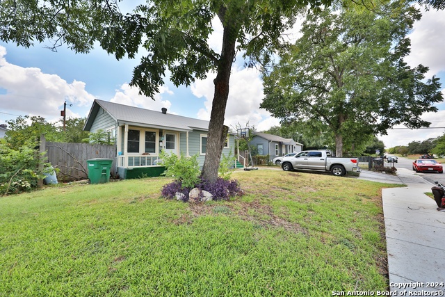 306 Pennystone Ave Property Photo 2