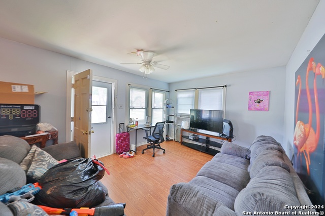 306 Pennystone Ave Property Photo 5