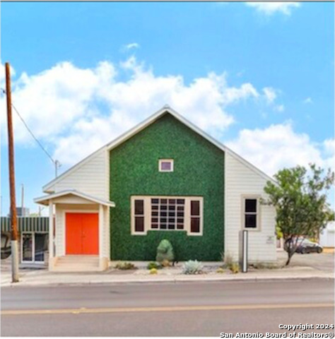 135 W. Olmos Dr. Property Photo 1