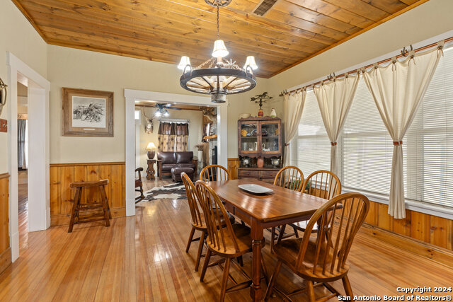 1168 Enchanted River Dr Property Photo 9
