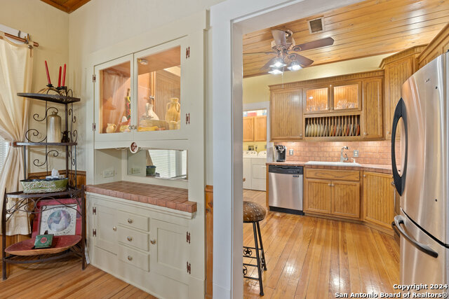 1168 Enchanted River Dr Property Photo 11