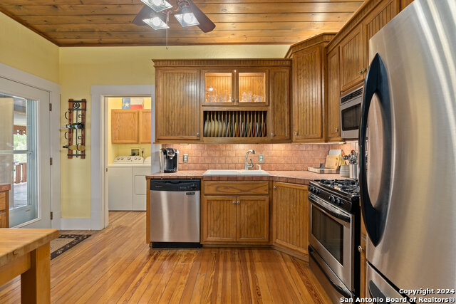 1168 Enchanted River Dr Property Photo 12