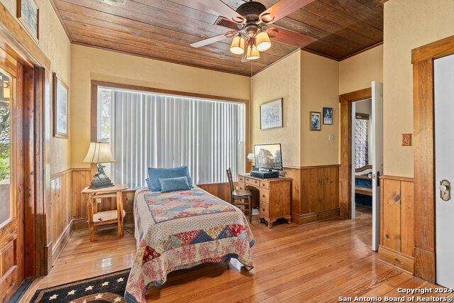 1168 Enchanted River Dr Property Photo 20