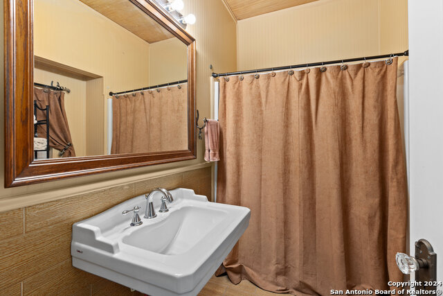 1168 Enchanted River Dr Property Photo 22