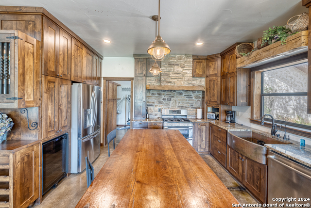 1242 County Rd 348 Property Photo 8